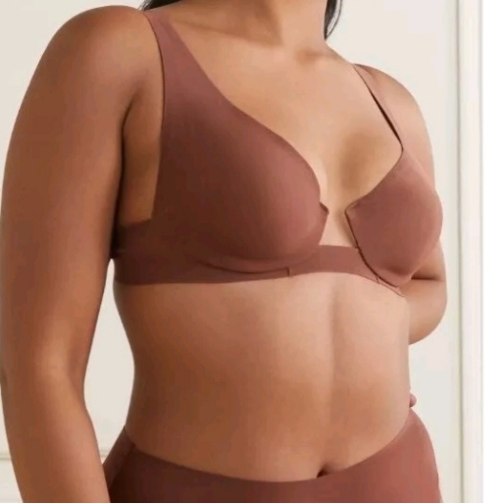 NWOT SKIMS Naked Underwire Plunge Bra 32DD,40C, 42DD